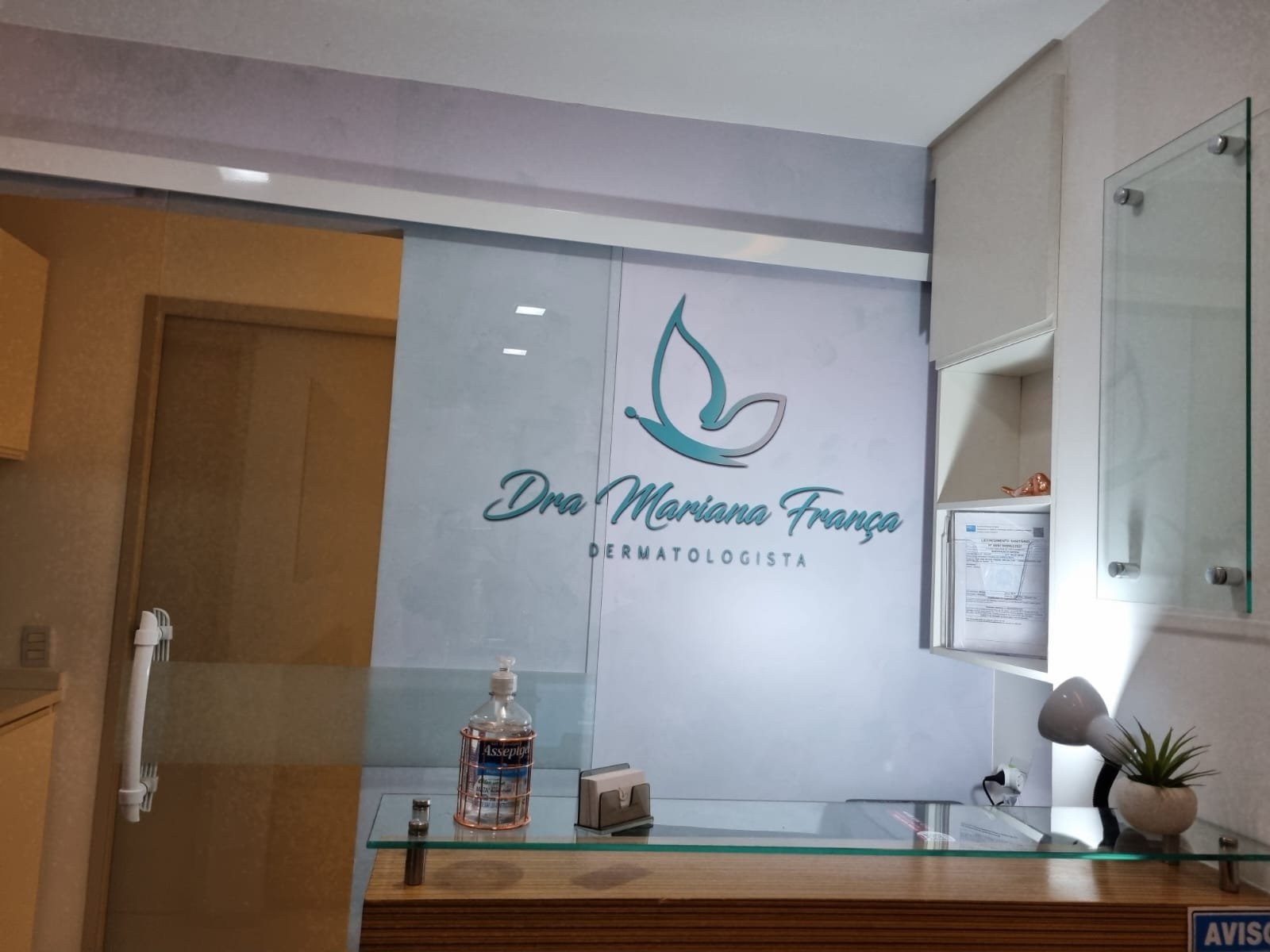 Dra Mariana França - Dermatologista