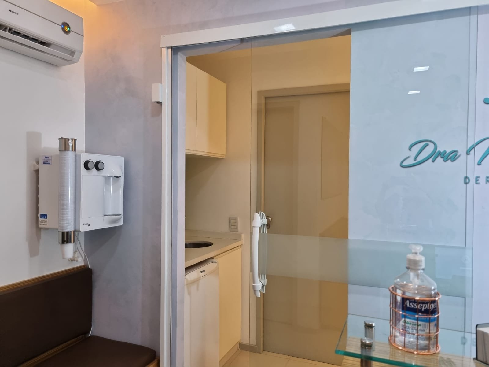 Dra Mariana França - Dermatologista