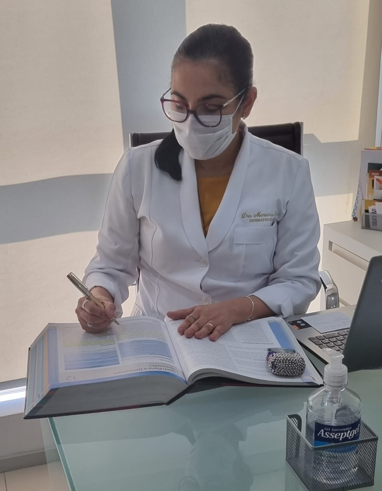 Dra Mariana França - Dermatologista